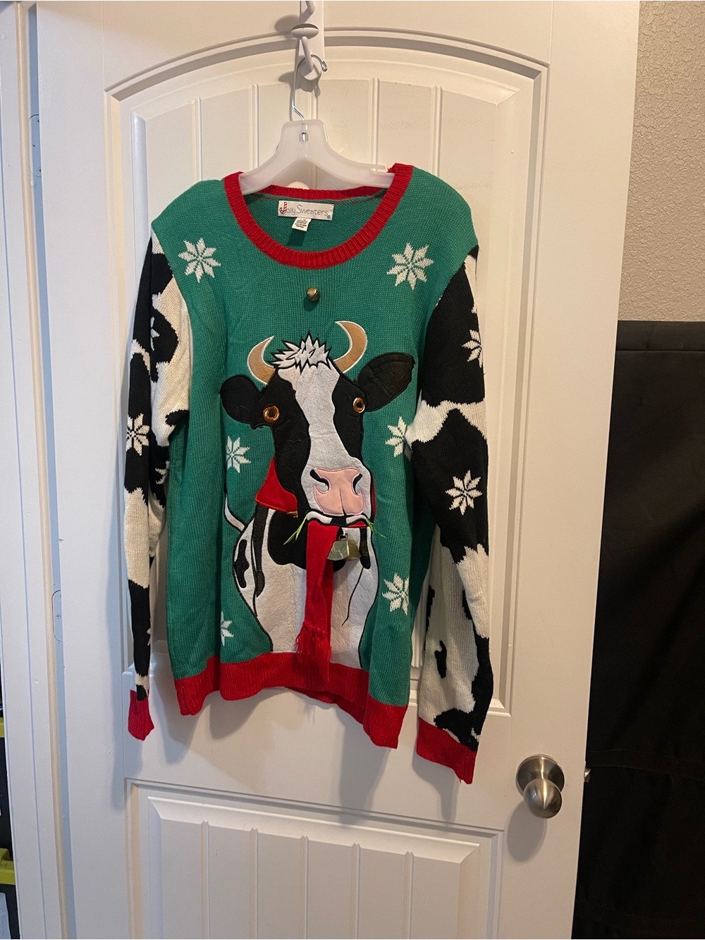 Jolly Sweaters Women's Green Cow Graphic Holiday Sweater Large Ugly Christmas